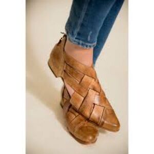 NWT Bed Stu Brittany Distressed Woven 100% Leather Sandal Booties Lagenlook boho